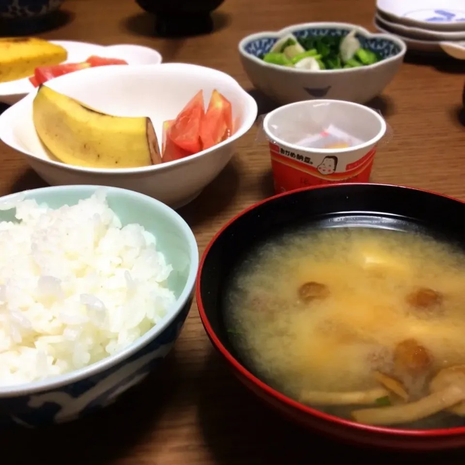 Snapdishの料理写真:実家にて 納豆 & 豆腐となめこのお味噌汁 2018.7.19|キラ姫さん