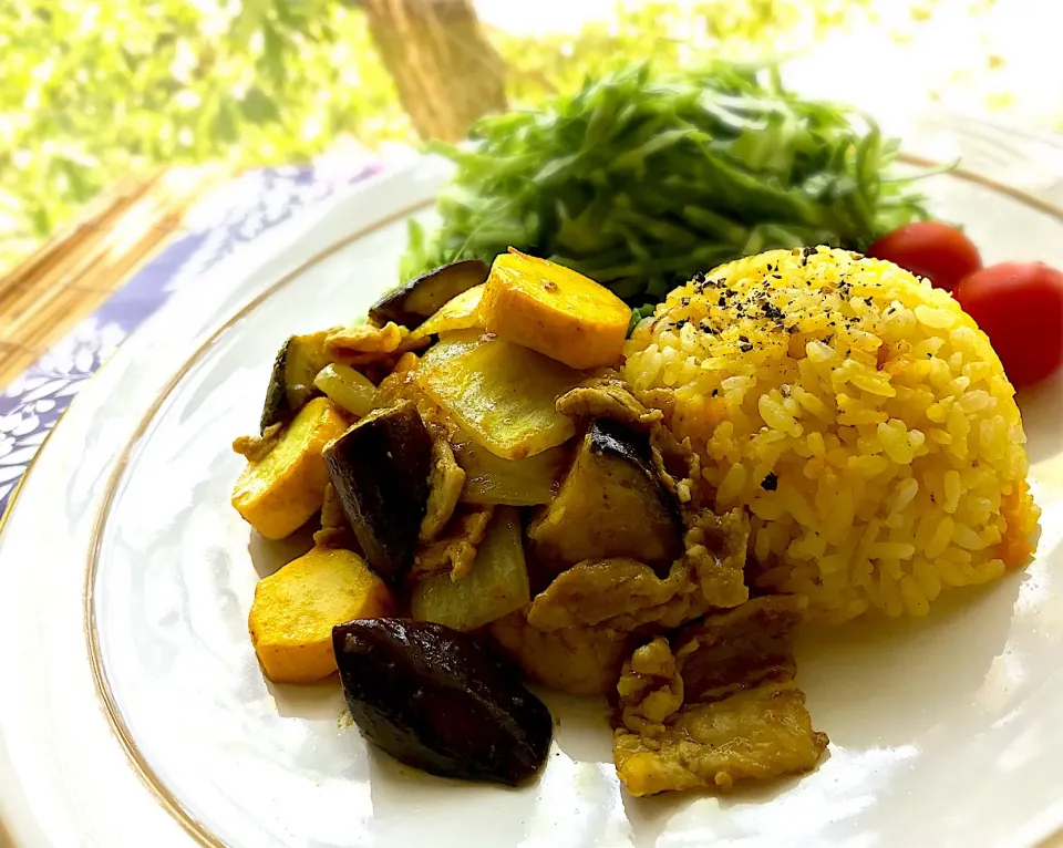 昼ごはん  味ぽんでさっぱり✳︎豚と夏野菜のカレー炒め|砂雪さん