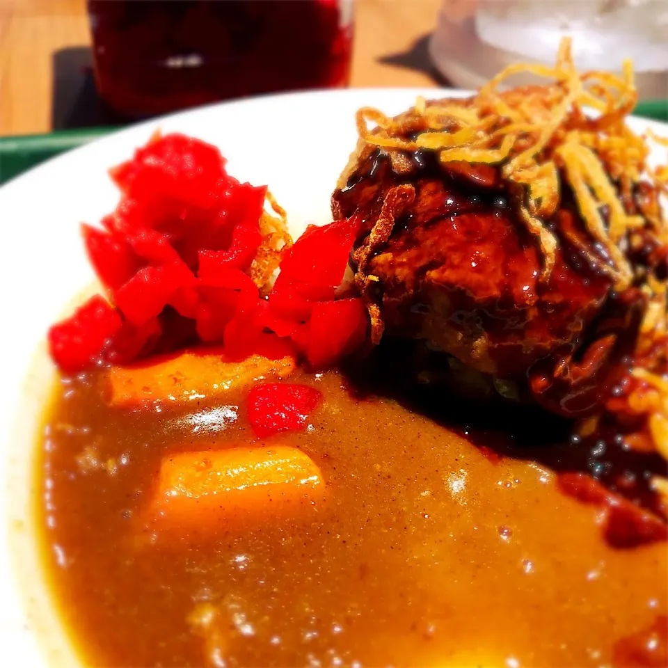 厳選ハンバーグと温野菜のカレー🍛|buhizouさん