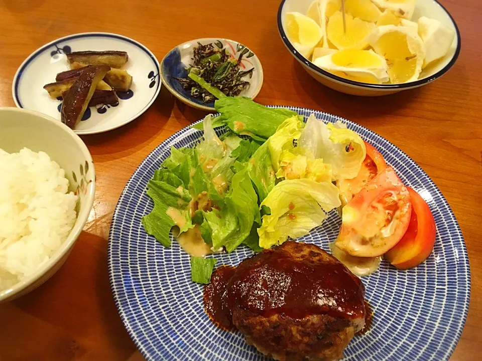 Snapdishの料理写真:18/07/25 夕飯♪ ハンバーグ 茄子マリネ ひじきと小松菜のツナサラダ 夏小夏|ikukoさん