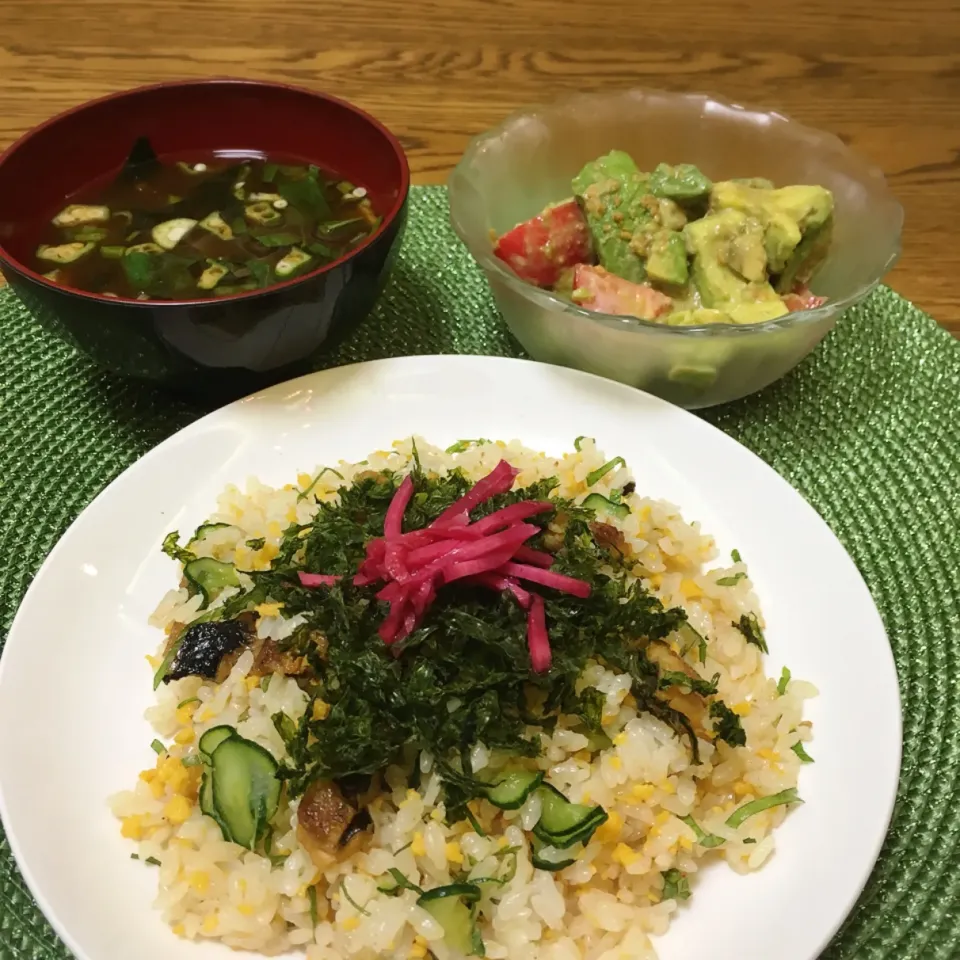 具沢山お味噌汁・アボカドとトマトのすりごまポン酢・nakkoちゃんの穴子のすし|美也子さん