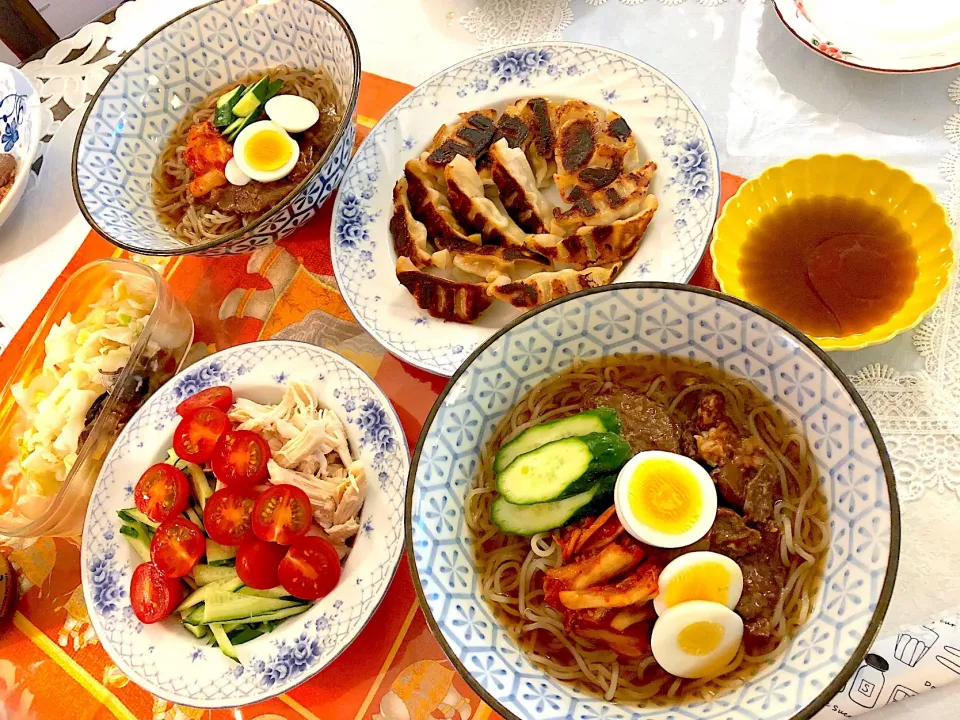 冷麺🍜サガリ🥩トッピング、餃子、バンバンジー風サラダ🥗鰊漬け🥗
 #冷麺  #サガリの焼肉  #餃子 🥟 #バンバンジー #|Yukie  Toriseさん