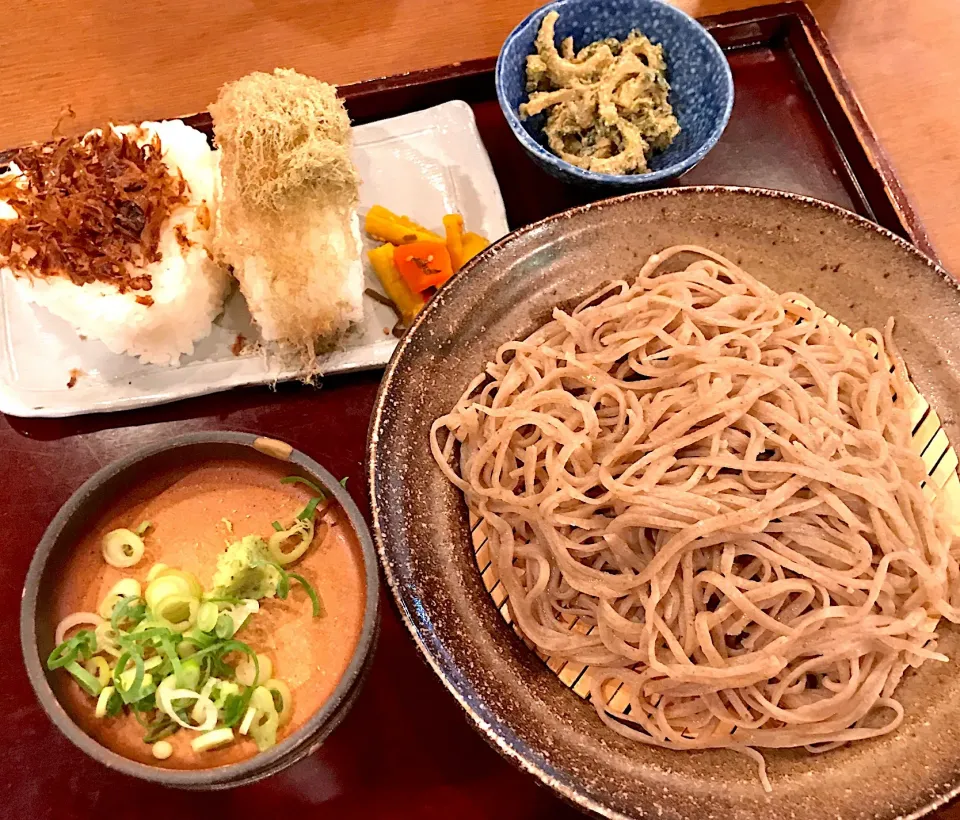 今日は脱油の一日になりましたわ🐷でも、炭水化物は昼にしっかり摂ったので糖質は制限されておりませぬ。久々の越前田舎蕎麦はグッドで御座いましたわ✨|にゃあ（芸名）さん