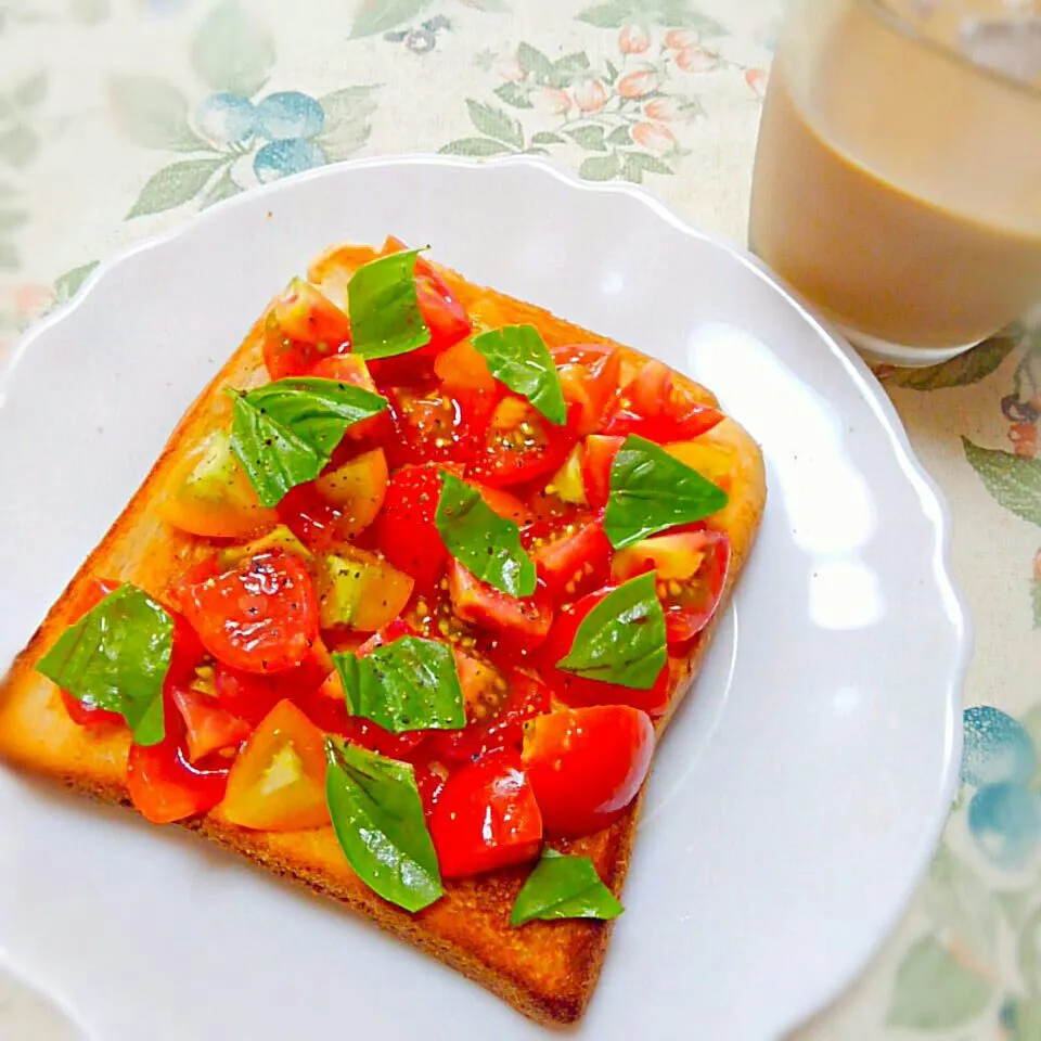 プチトマトが大量にあるので🍅ブルスケッタ風トースト|うたかた。さん