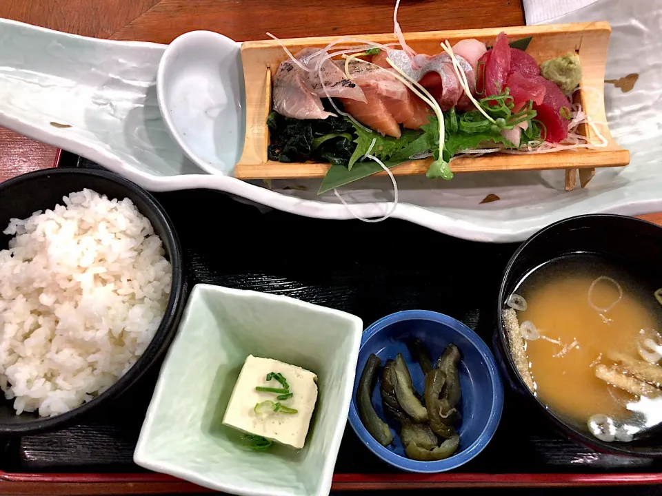 Snapdishの料理写真:刺身定食|T. Wonderさん