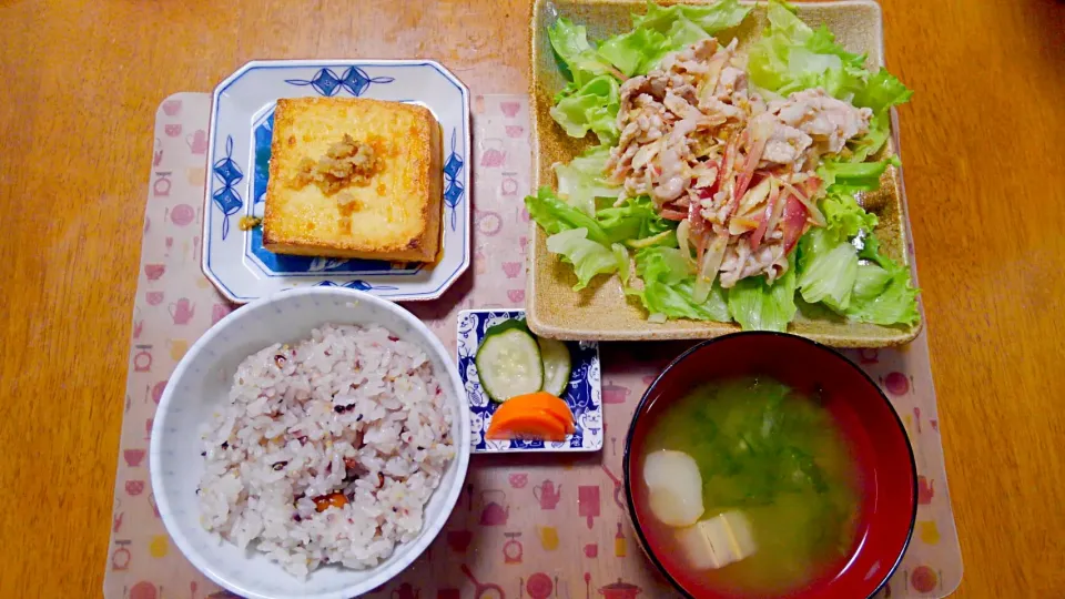 ６月２５日　豚肉とみょうがのさっぱりナムル　厚揚げ　お漬物　あおさとお麩のお味噌汁|いもこ。さん