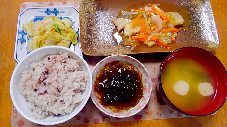 ６月２６日　鱈の野菜あんかけ　白菜サラダ　もずく　お味噌汁|いもこ。さん