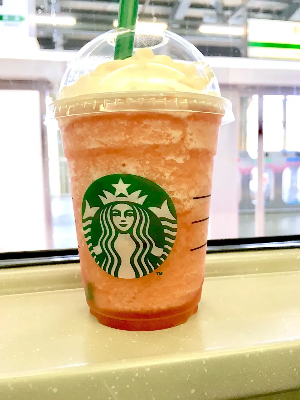 Peach pink fruit Frappuccino 🍑|きょうこさん