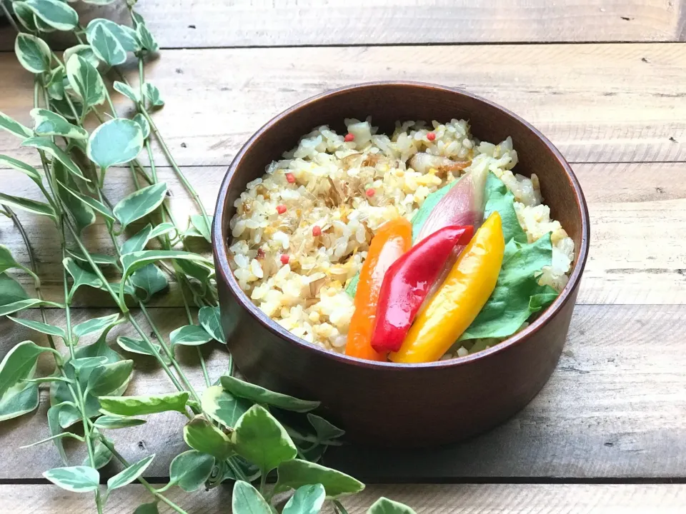 Snapdishの料理写真:シャキシャキ蓮根炒飯♪|豆子さん