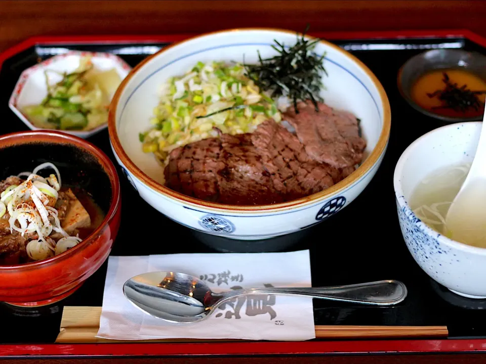 牛タン・どて煮定食|怜竜さん