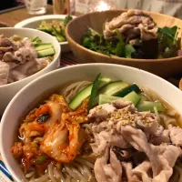 Snapdishの料理写真:〜 韓国風豚しゃぶ冷麺 〜|YUSUKEさん