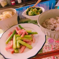 Snapdishの料理写真:アスパラとベーコン炒め|mi( ´⚰︎` )さん