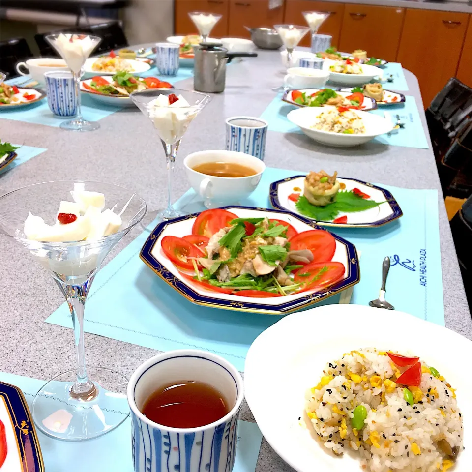 栄養教室 カルシウムアップ                      棒棒鶏 豆腐ソース 皮から手作り♩華えび餃子 干しエビと搾菜の混ぜご飯 サンラータン 夏の☆杏仁豆腐|Kiyomiさん