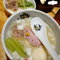 Snapdishの料理写真:特製鴨中華そば(塩)雑炊セット味玉トッピング|めぐまげさん