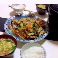 豚肉豆もやし炒めと土鍋ご飯