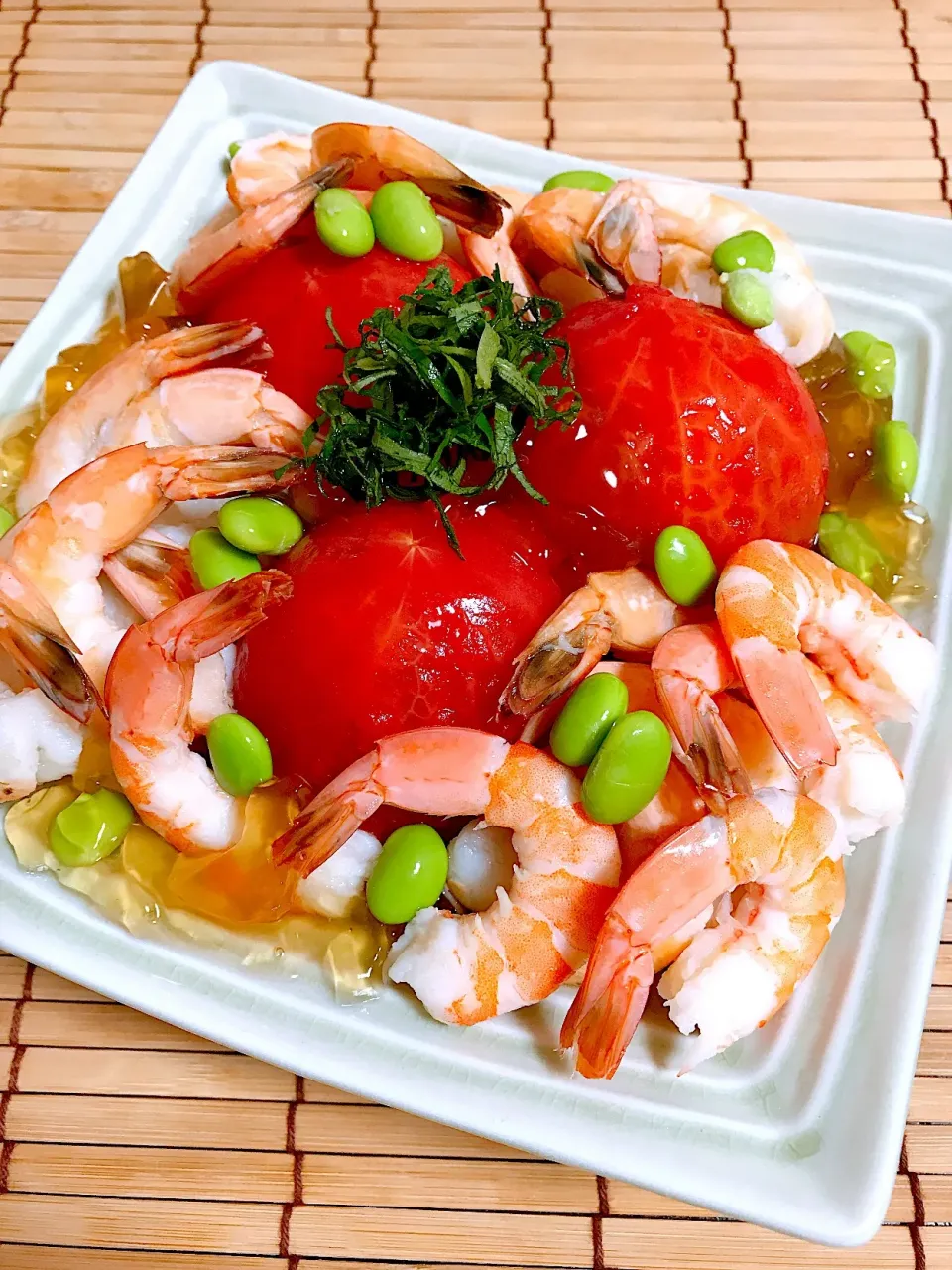 ジュレにおぼれる海老🦐と冷静トマト🍅|まやさん