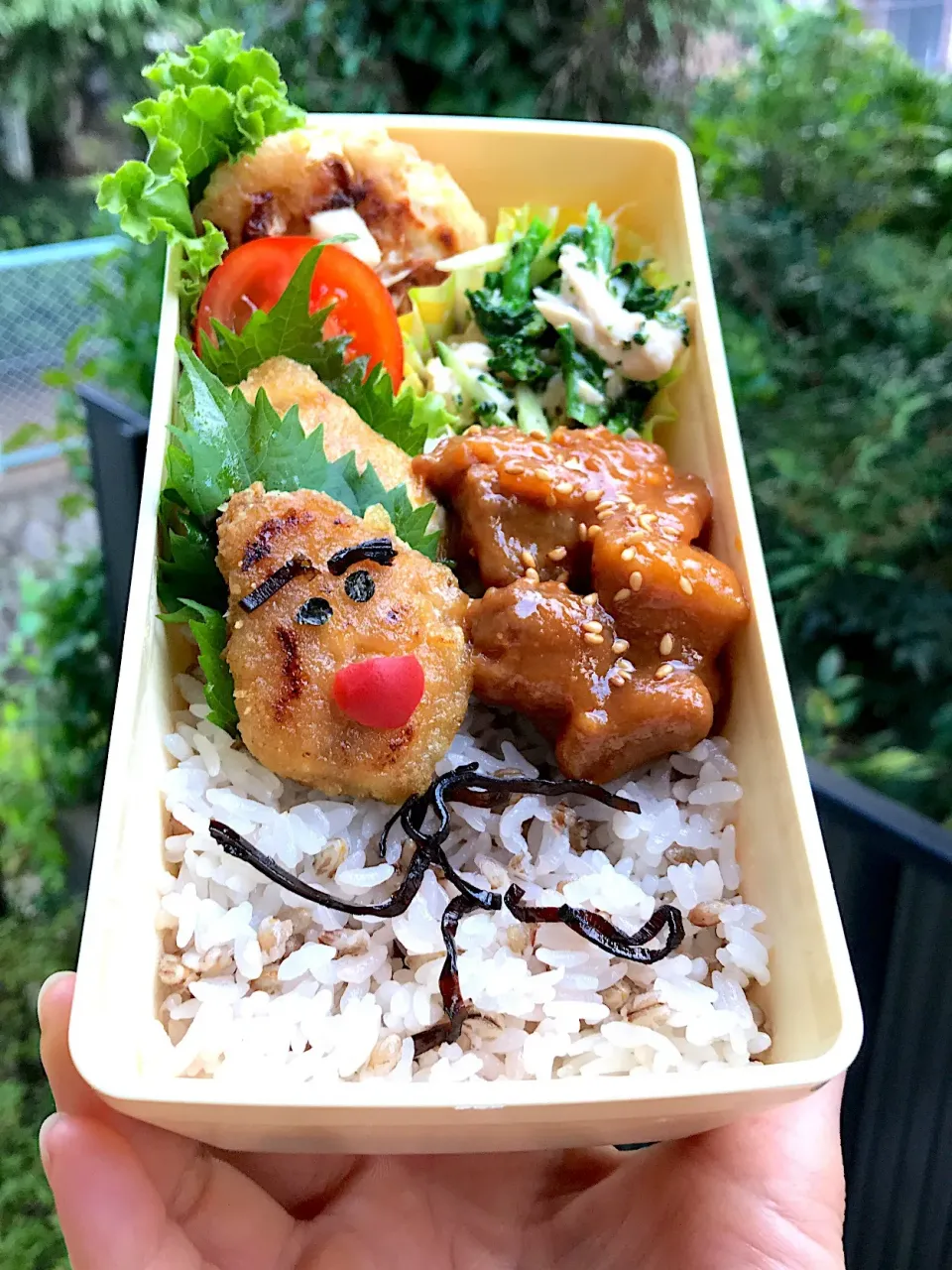 Snapdishの料理写真:お弁当〜〜🍱
社会人2年目〜〜の次女🍱|まんぞーさん