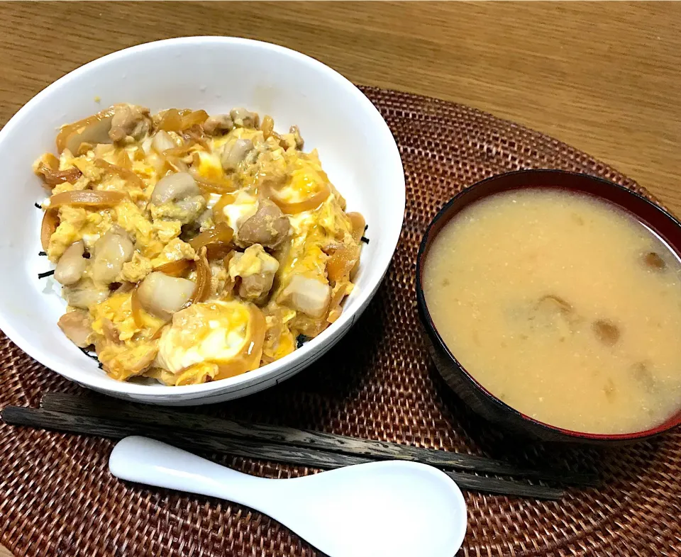 親子丼とナメコと豆腐の味噌汁|TonyYamadaさん