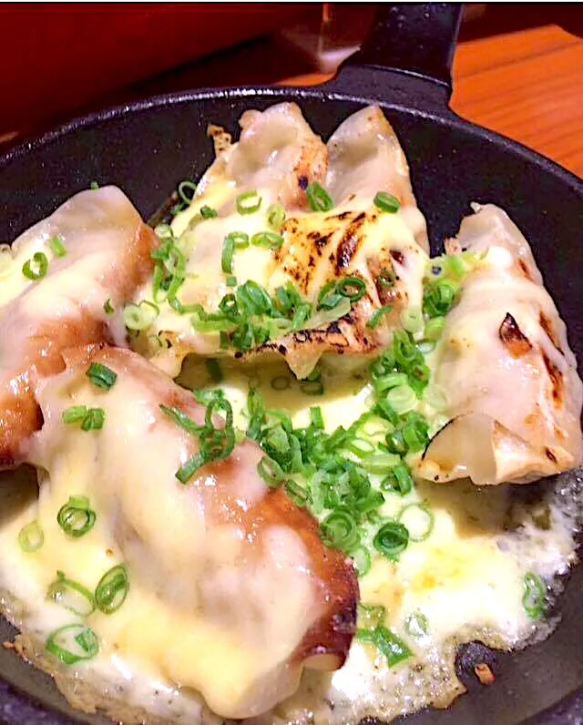 姫路SUSHI BARあばんさーる
まぐろ餃子チーズトッピングバージョン🧀😆🙏🏻|Toru Satoさん