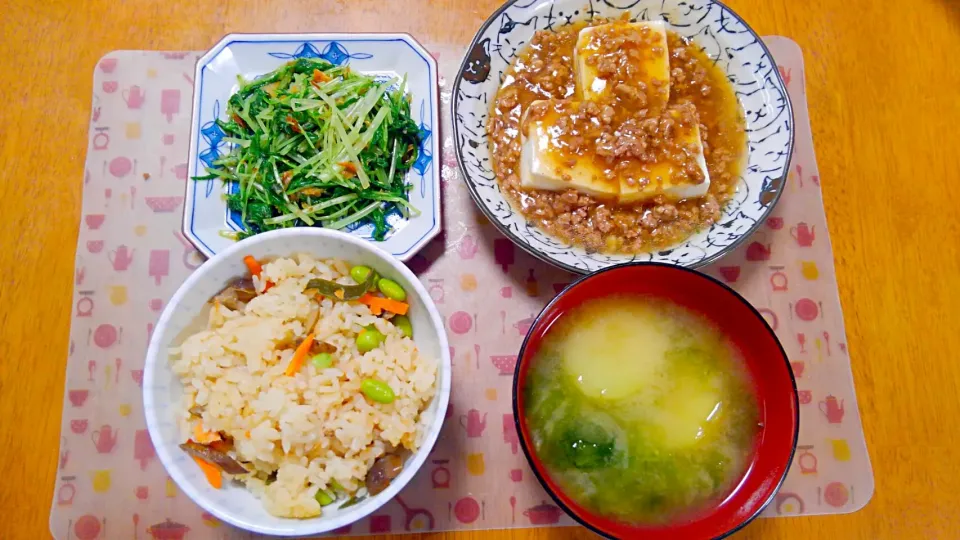 Snapdishの料理写真:７月４日　豆腐のそぼろあんかけ　水菜のおひたし　あおさとじゃがいものお味噌汁|いもこ。さん