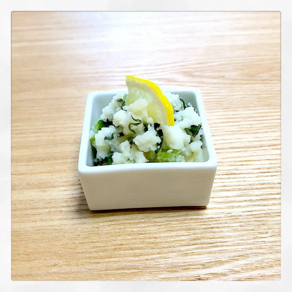 angiee♡さんの料理 壬生菜漬けと大葉のレモンポテトサラダ🍋／Potato Salad with MIBUNA (Mibuna pickles) and Lemon|omoさん