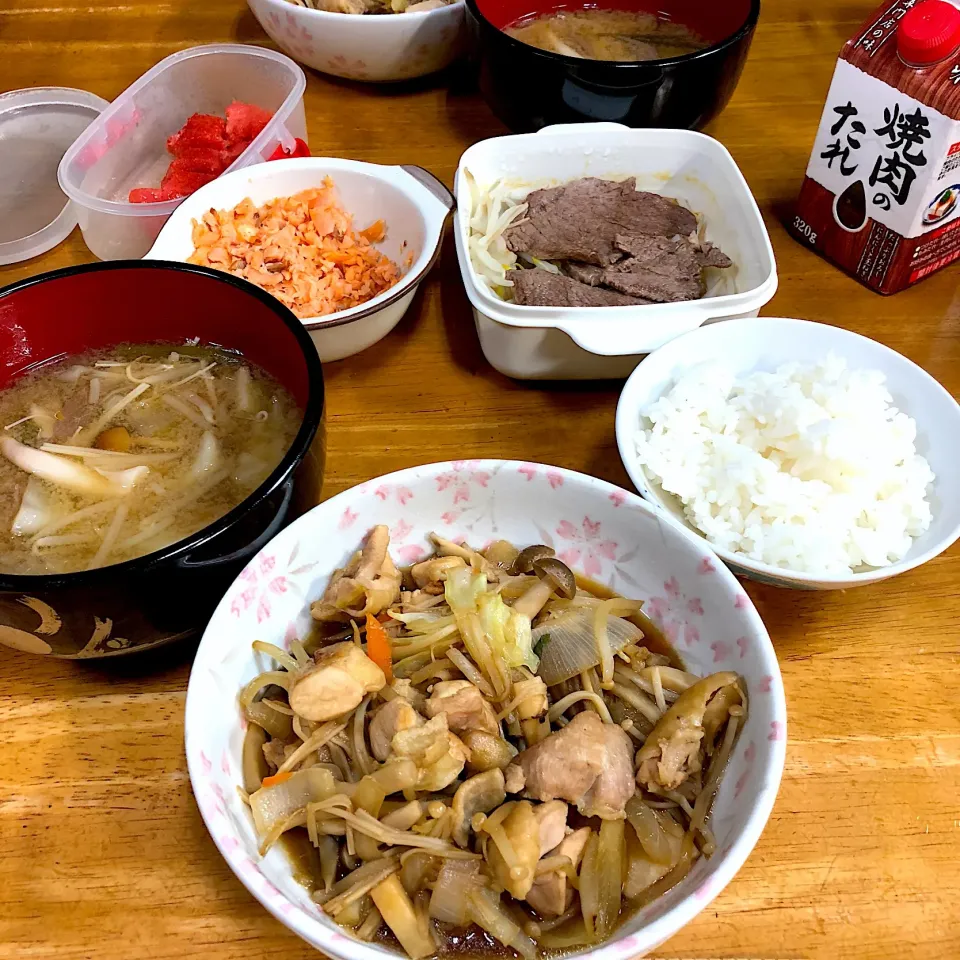 すき焼き風煮＼(^o^)／と、昨日の残り物❣️|すかラインさん