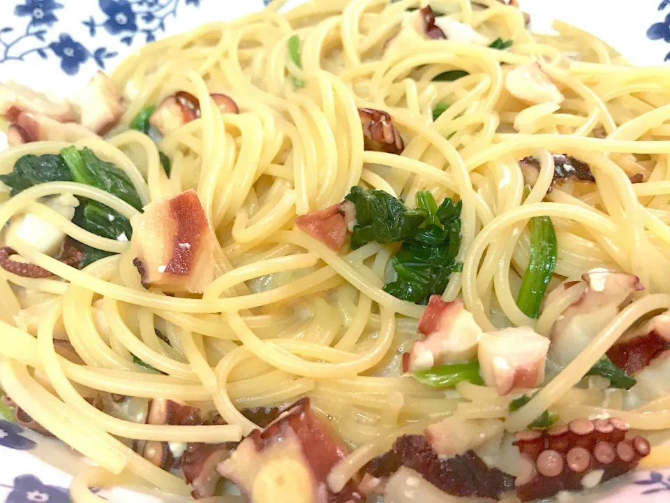 タコと🐙ほうれん草のパスタ|かずえさん