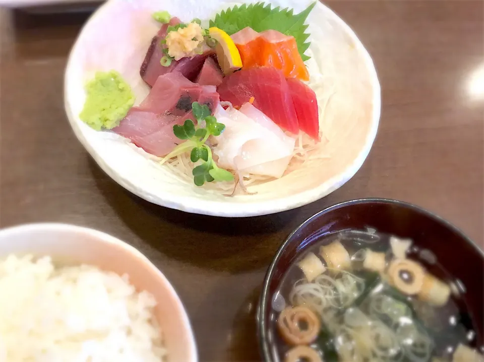 お刺身定食😋|チビすけさん