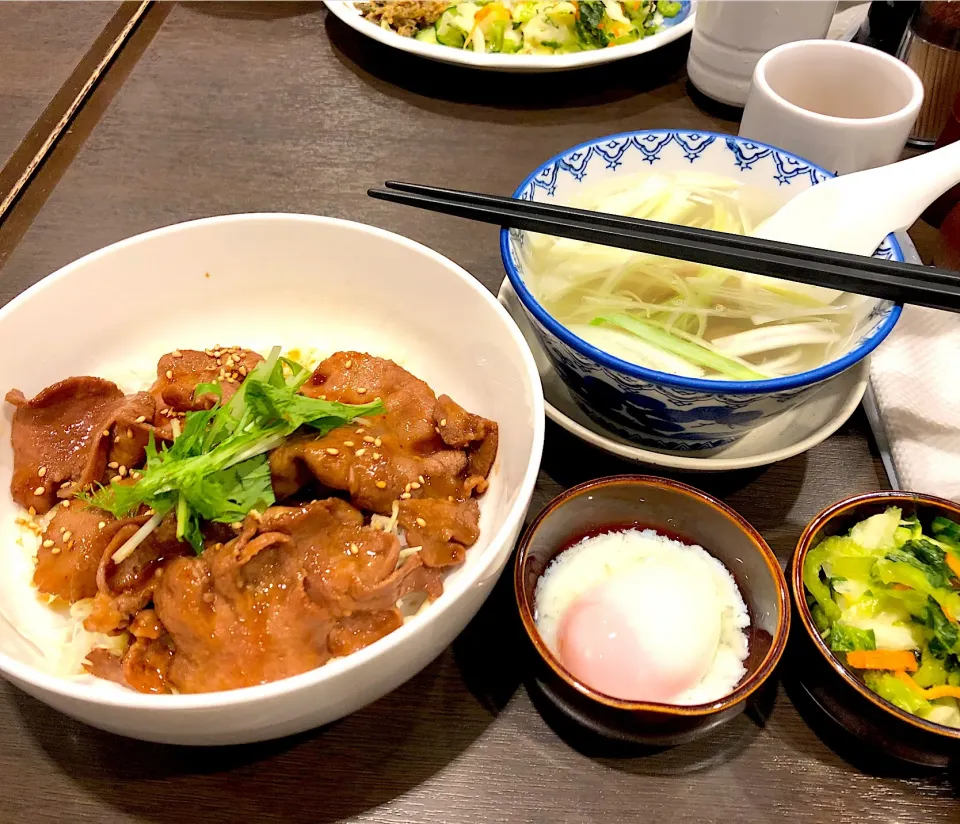 牛タン丼|ももさん