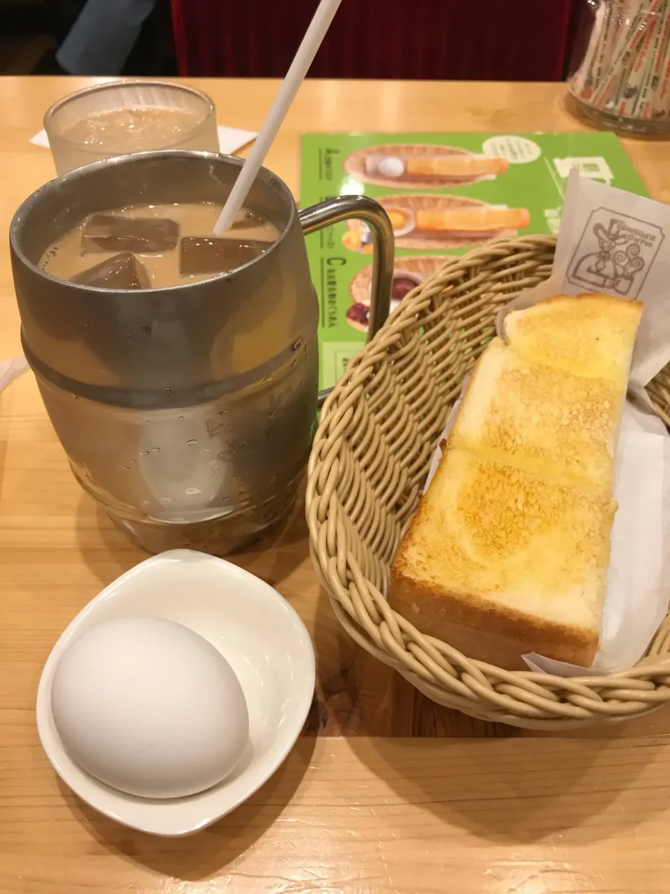 たっぷりアイスコーヒーとトースト|手品先輩さん