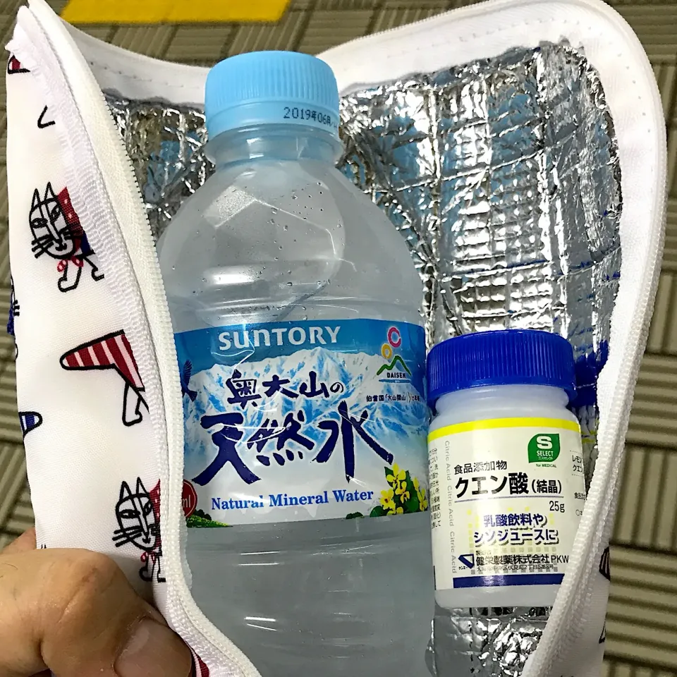 今日も今日とて熱中症対策でクエン酸を投入した水を持ち歩くのでした。皆様も外出時はお気をつけ下さいませ。|にゃあ（芸名）さん