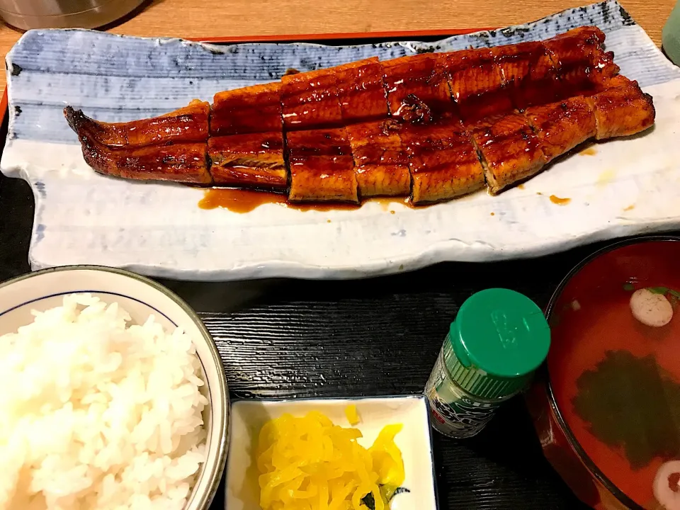 うなぎ蒲焼定食|マハロ菊池さん