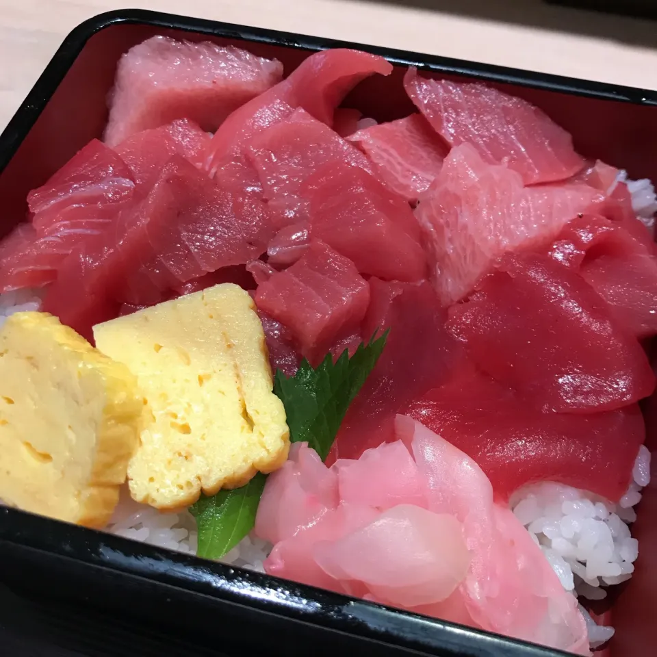 ルクアのバル地下で食べたマグロ丼|halcaさん