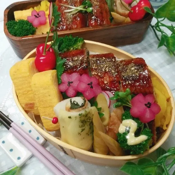 Snapdishの料理写真:旦那の夜勤弁当～✨💚最近の暑さのせいか、ダルそうなので、うなぎを入れてみました～✨💚😊|ユミさん