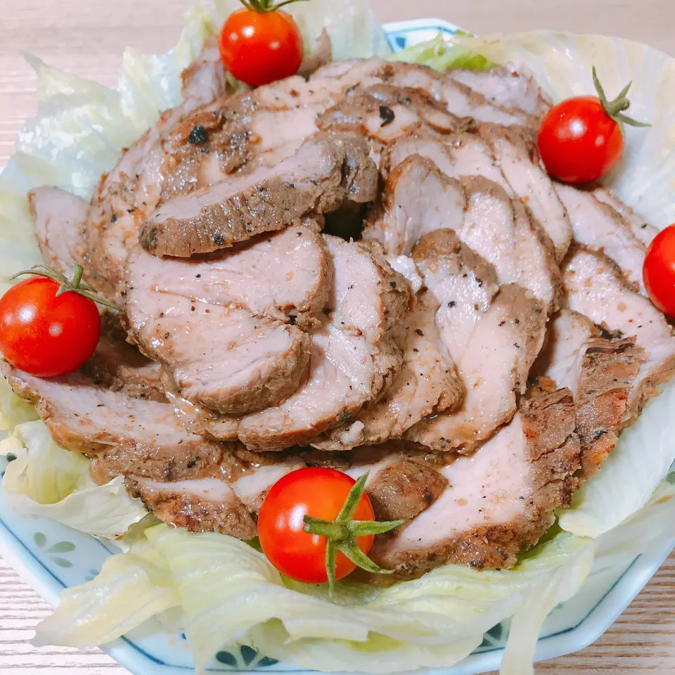 Snapdishの料理写真:低温調理で焼き豚🐽|Kirarihahaさん