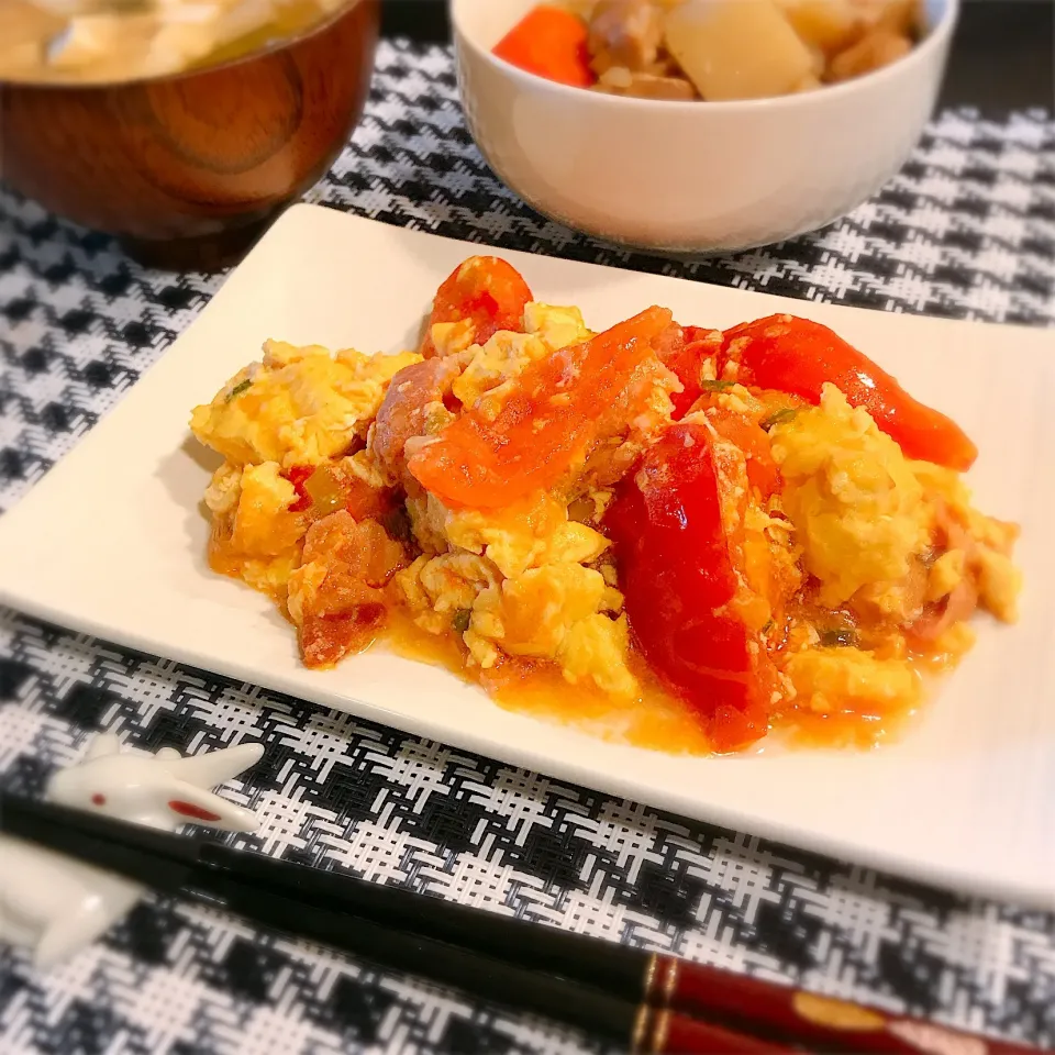 中華風トマトとベーコンの卵炒め🍳🍅🥓|🍎ゆかりんご🍎さん