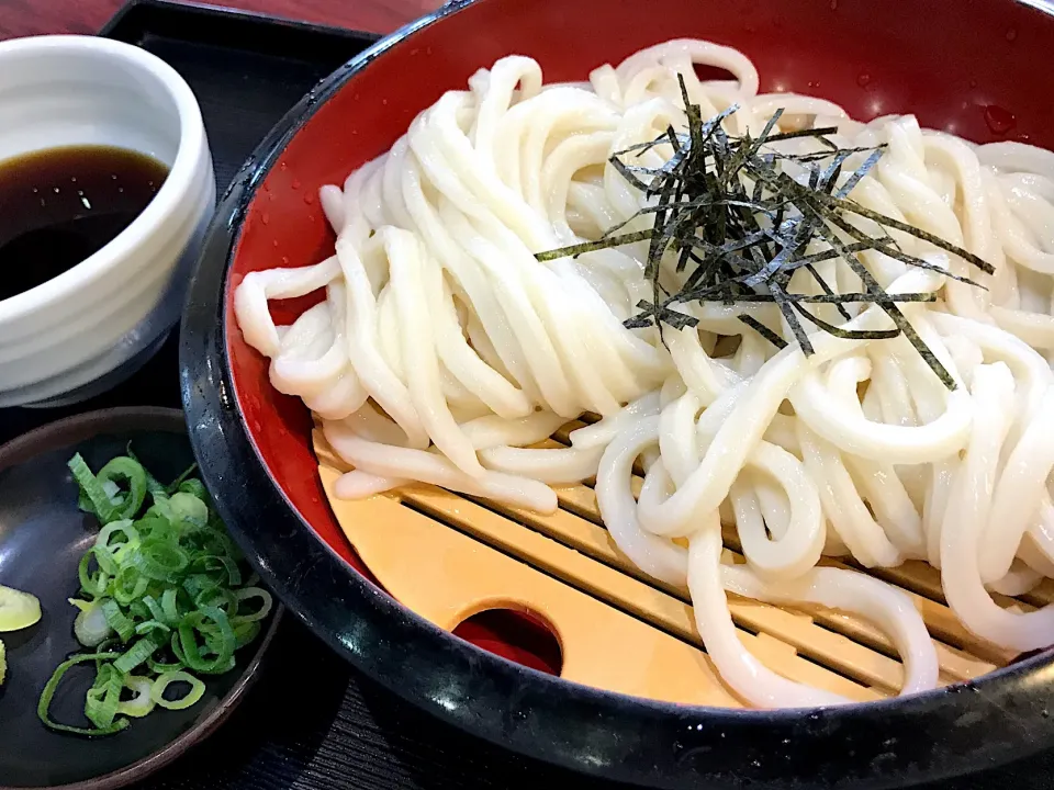 Snapdishの料理写真:今日は、某家電メーカーの社食の漬物丼定食から逃げられたと思ったら、お客さんにうどん屋に連行された🤣しかも小麦粉摂取を気をつけてるのに😂|にゃあ（芸名）さん