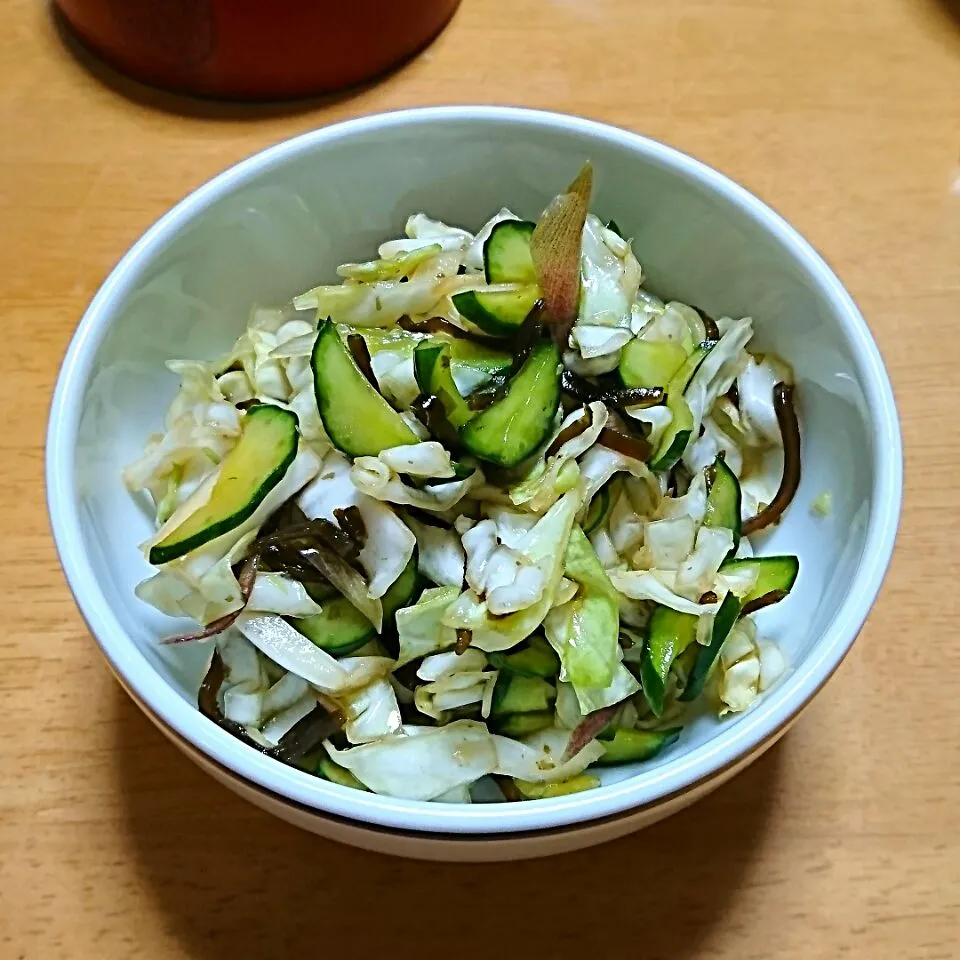 Snapdishの料理写真:塩昆布でもみもみ🎵|しまだ ちえこさん