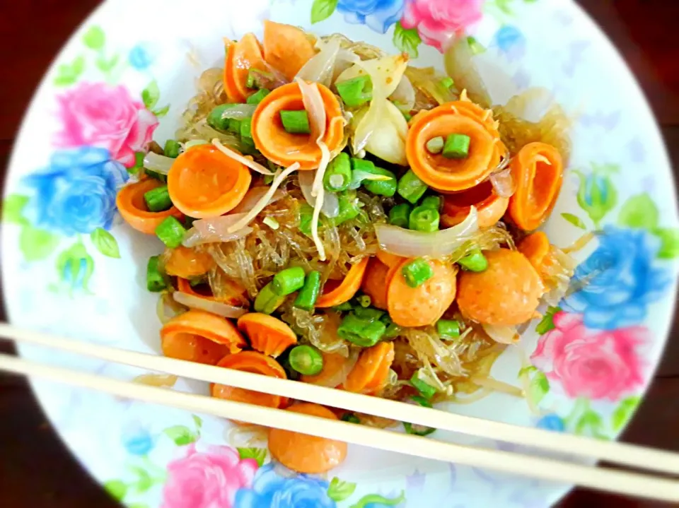 Snapdishの料理写真:Vermicelli Hotdog Noodles|🌼 Pooja's Kitchenette 🌼さん