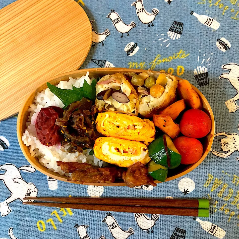 今日のお仕事お弁当🍱
豆とキャベツとベーコンの春巻き^ ^
甘いゴーヤの佃煮！疲労回復😊|RU.Farmさん