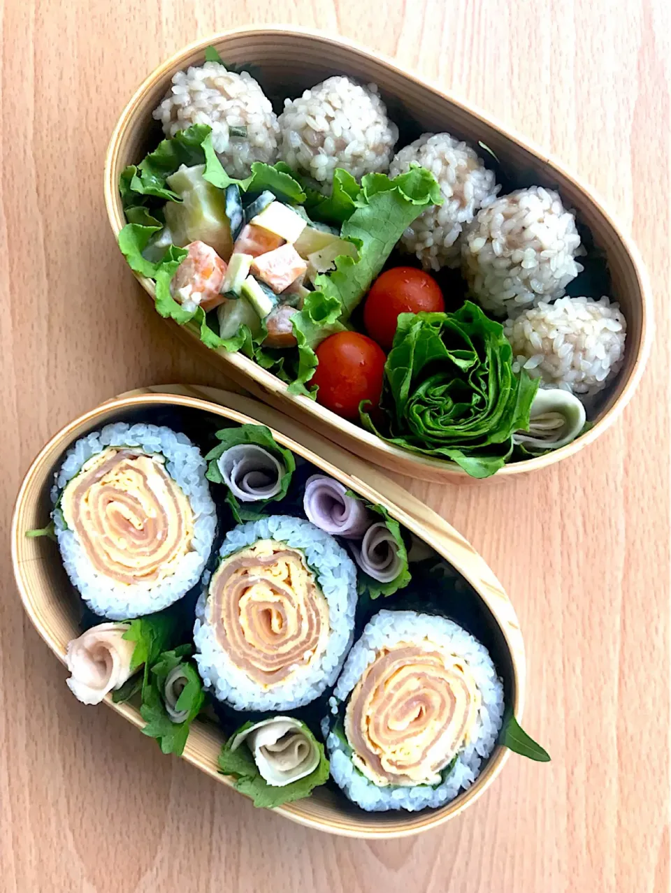 Snapdishの料理写真:JK(女子高齢者)弁当🍱 🌹生ハムの薔薇寿司
#変わり巻き寿司|とんちんさん