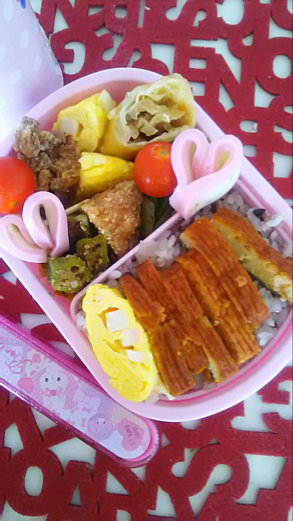 ハート💕かまぼこ＆うな次郎の練り物弁当🌻|まきごろうさん