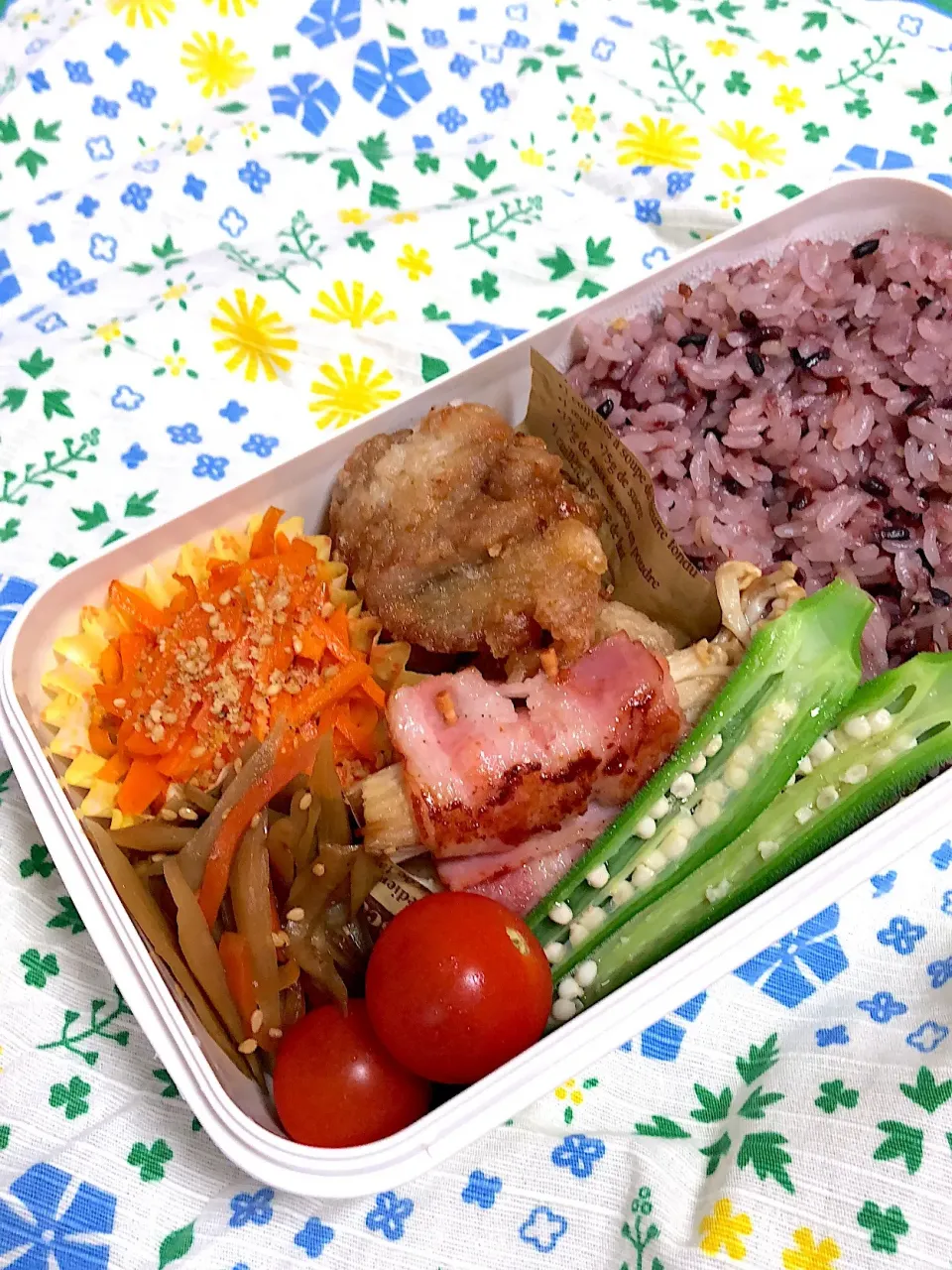 8.3☆旦那弁当
から揚げ
えのきのベーコン巻き
人参ナムル
ごぼうのきんぴら
塩オクラ|のん∞さん