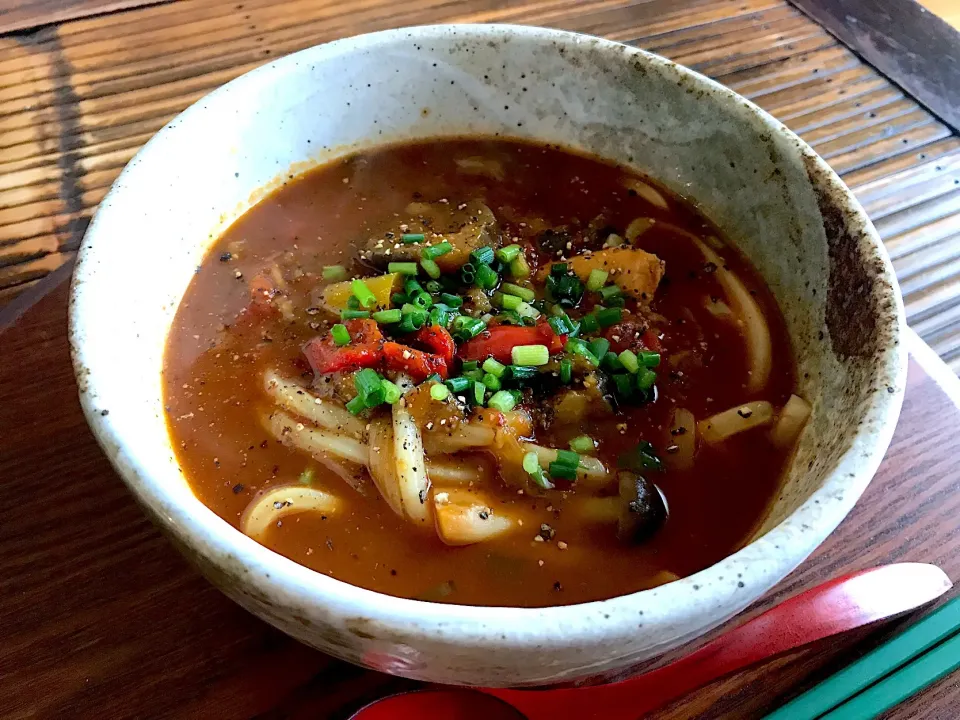 Snapdishの料理写真:トマトカレーうどん🍅|よっすぃさん