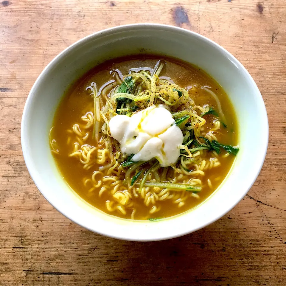 夏休みの昼ごはん‼︎ 3 August
 #夏休み  #お昼ごはん  #昼ごはん  #ランチ  #lunch  #カレーラーメン  #ゆる粕  #豆乳   #ひとりランチ|Yoshinobu Nakagawaさん