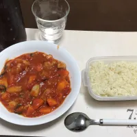 Snapdishの料理写真:鶏肉のトマト煮、白米|ohwayさん