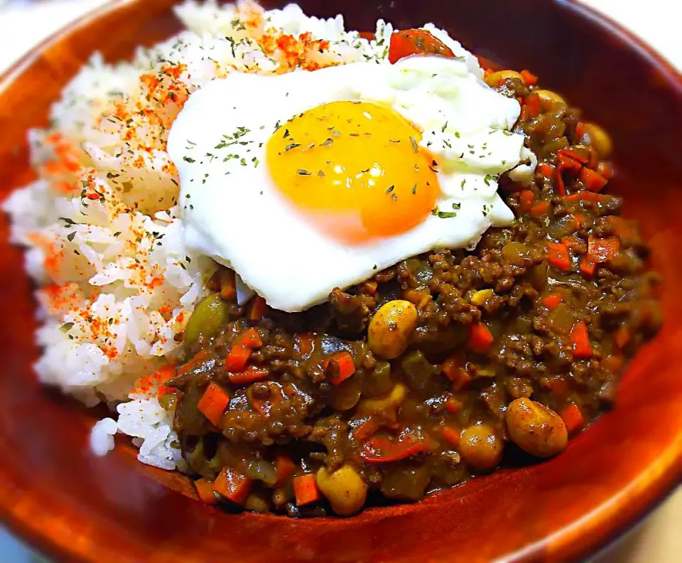 自家製トマトとビーンズたっぷりキーマカレー🍛|ひろりんさん