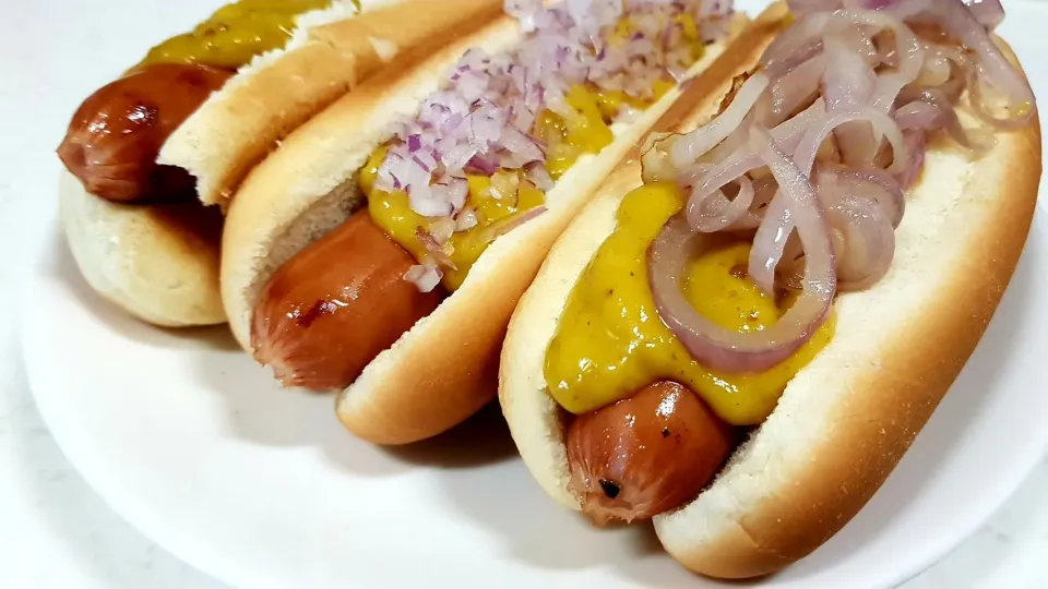 Snapdishの料理写真:hot dogs with German sausages|steven z.y.さん