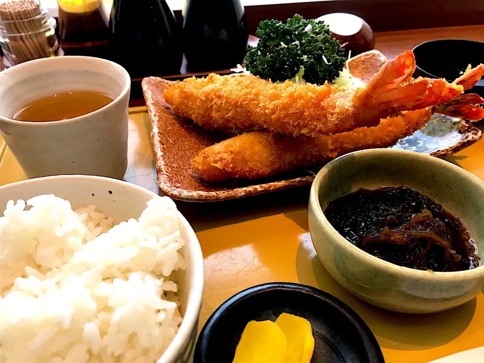 今日のランチは、まるは食堂でエビフライ|sono.kさん