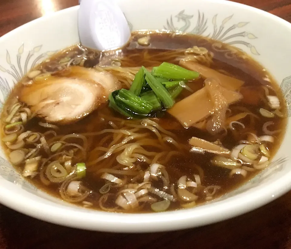柿じいの醤油ラーメン🍜 温泉旅館とは思えない(*´ｰ`*)ちゃんとしたスープ⭐️⭐️⭐️|ぽんたさん